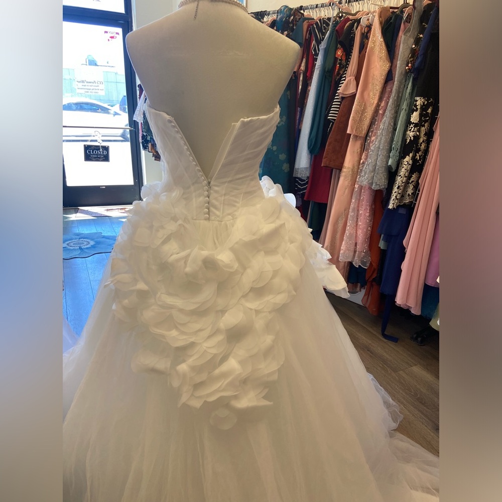 Vera Wang White Strapless Ball Gown Wedding Dress with Floral Waist - Picture 10 of 13